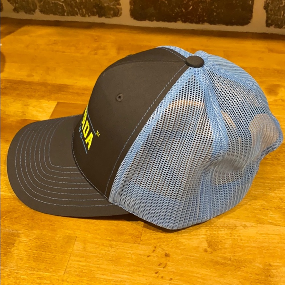 Adjustable hat - Picture 2 of 5